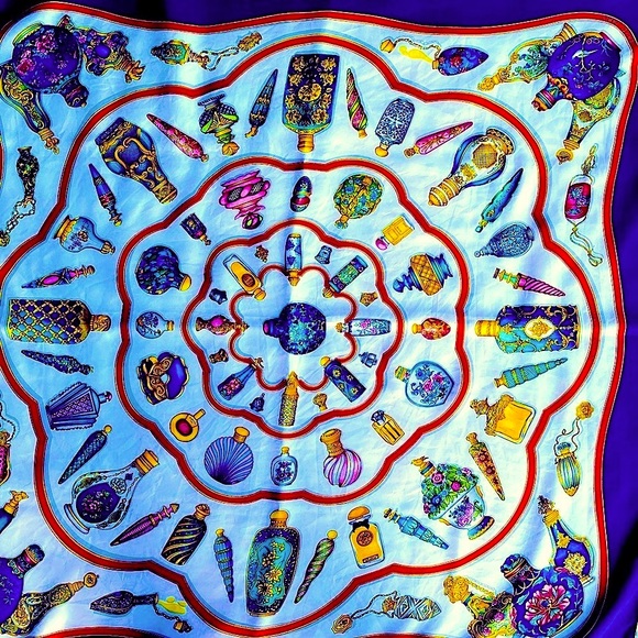 100% silk HERMÈS Qu' Importe Le Flacon Silk Scarf vintage perfume jewelry design - Picture 2 of 9